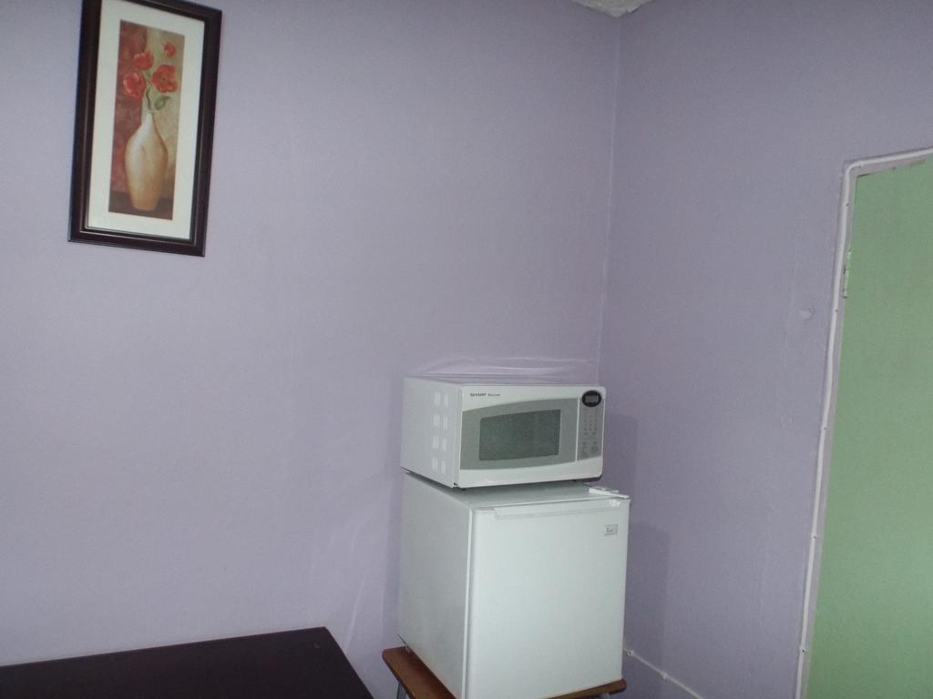 Tropical Court Inn New Kingston Quarto foto