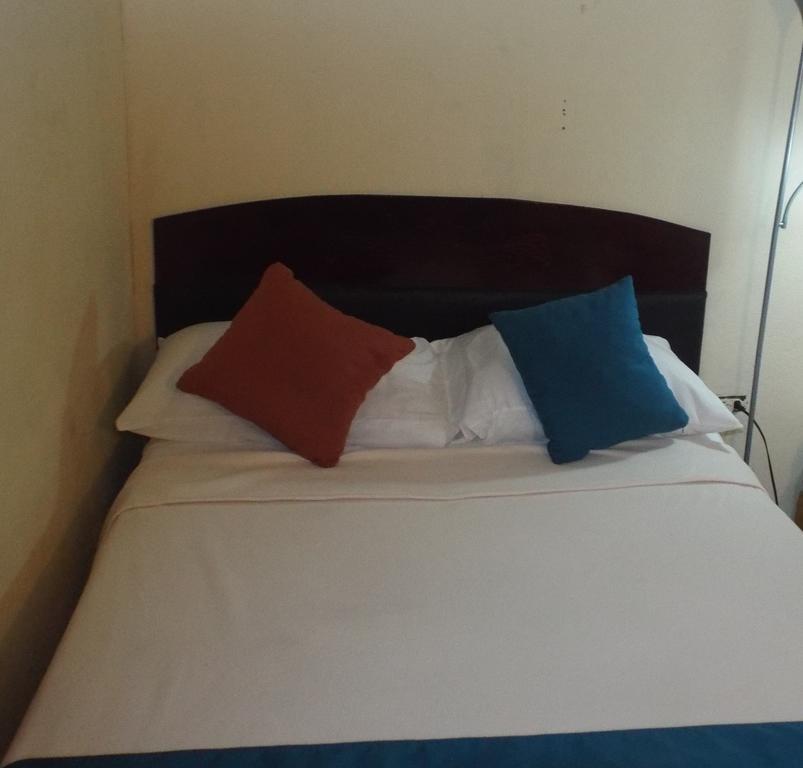 Tropical Court Inn New Kingston Quarto foto