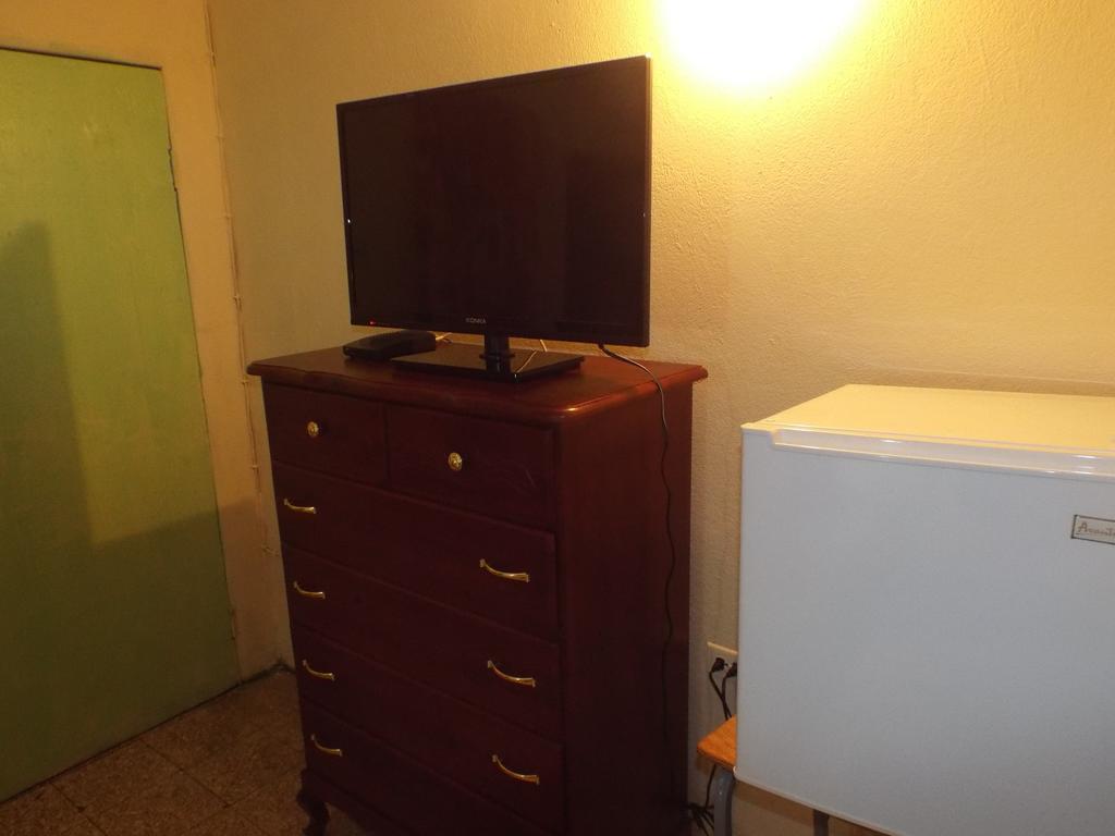 Tropical Court Inn New Kingston Quarto foto